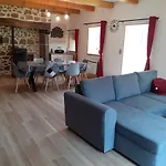 Chez Le Bessou Сasa de vacaciones *